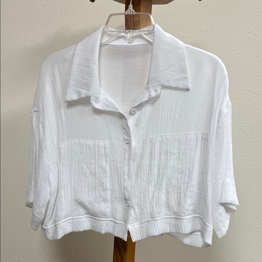 Source Unknown Crisp White Button-Down Blouse